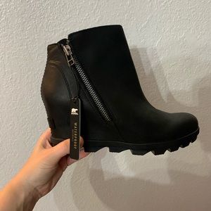 Brands New Joan of Arctic Zip Wedge Boots Black